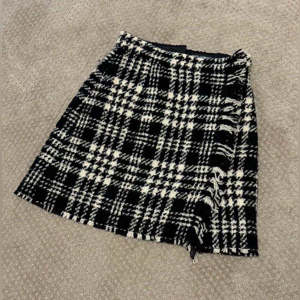 Dolce & Gabbana Houndstooth Plaid Wool Skirt in Black & White
